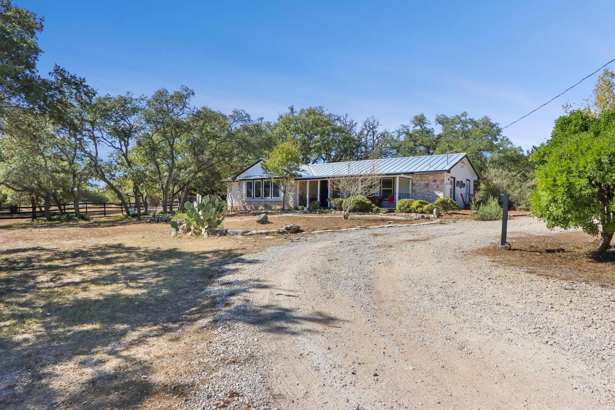 Red Donkey Cottage Wimberley Dış mekan fotoğraf
